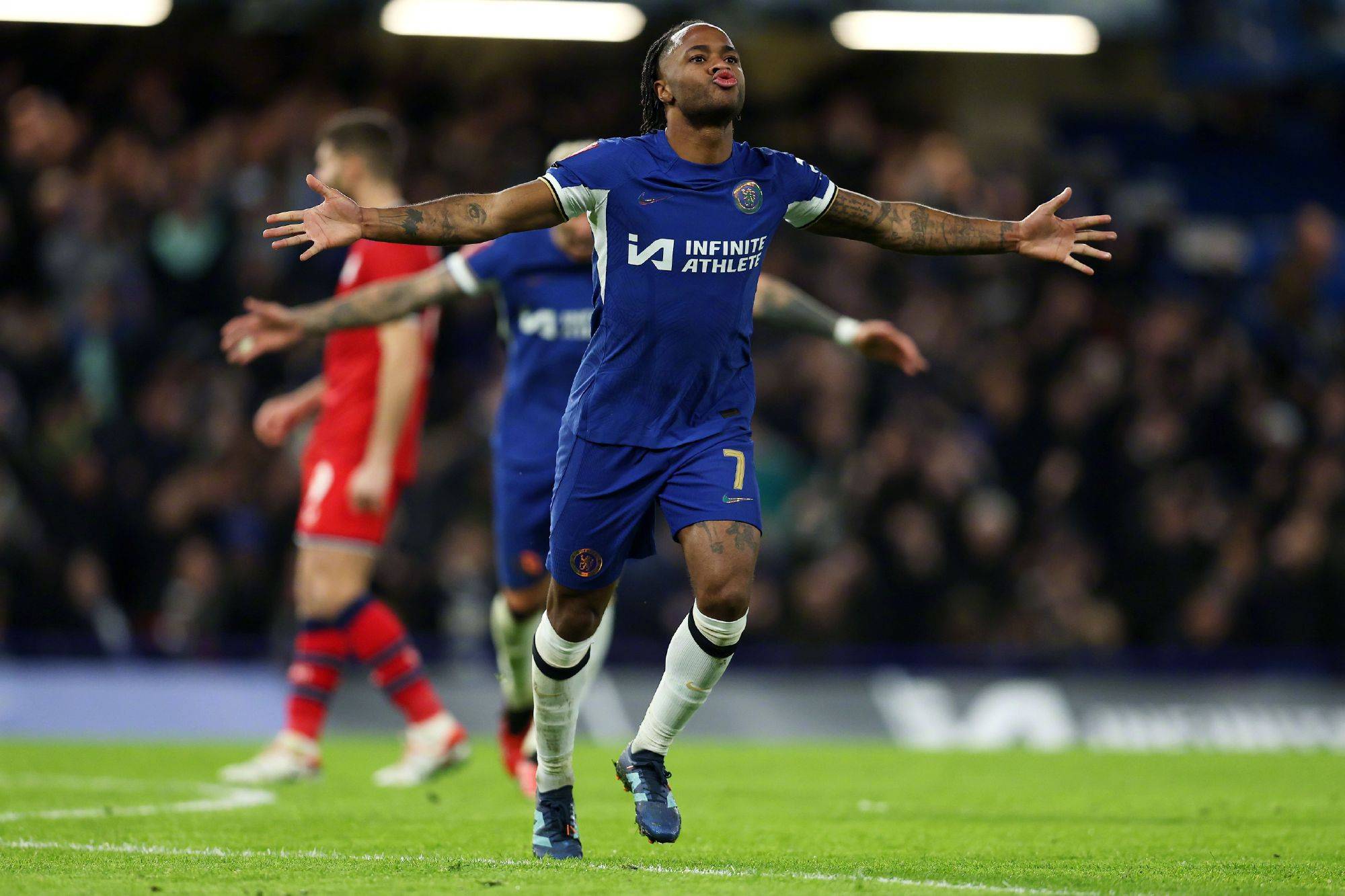 关于斯图加特迎足总杯关键赛，集结日止住颓势，球迷炸锅，更衣室氛围转暖的信息